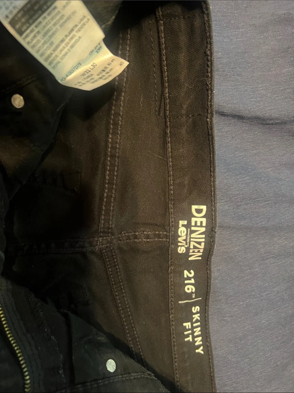 Levi's Denizen 216 Skinny Fit Jeans in Black